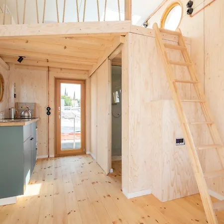 Vakantiehuis Hausboot Helena