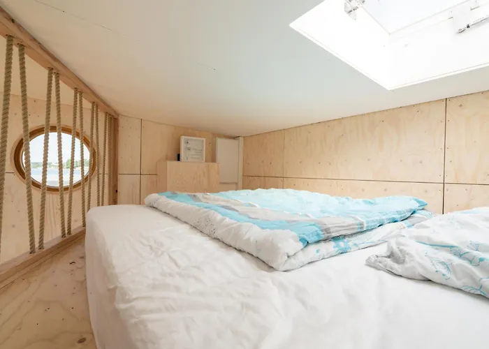 Hausboot Helena Ferienhaus *