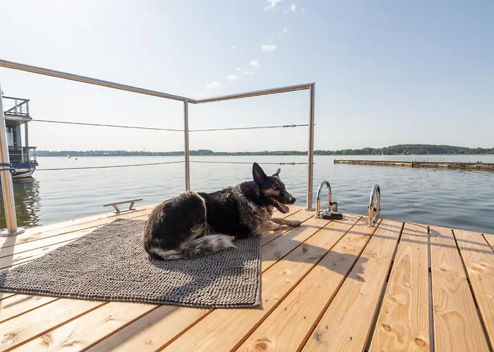 Hausboot Helena * Schleswig